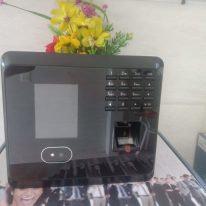 Máy chấm công quét khuôn mặt ZKteco MB300