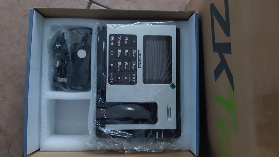 may-cham-cong-ronald-jack-x938c-2